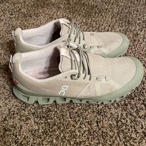 On Cloud Dip Hay/Leaf Sage Green Womens 8.5 Shoes